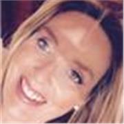 Mamma diplomata impartisce lezioni di francese a ragazzi delle medie