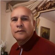 Ofrezco mis o profesor de peluquería. Bueno en mi trabajo