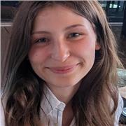 Etudiante en pharmacie, j'ai beaucoup d'expérience en cours particuliers et j'ai eu 20/20 au bac de physique-chimie