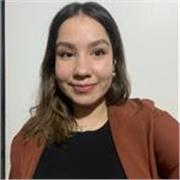 Psicopedagoga que brinda apoyo pedagogico a alumnos de distintas edades