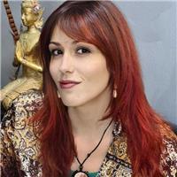 Quiromasajista titulada , terapeuta holistica. amplios conocimientos de anatomia humana.para todos los niveles y edades