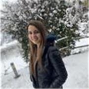 Insegnante laureata in lettere con esperienza nelle ripetizioni per le scuole superiori e medie.