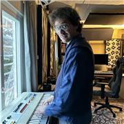 Profesor de Música, especializado en docencia para nińos. Piano inicial, lenguaje musical y creación musical