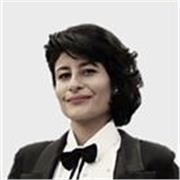 Profesora de Español con enfoque psicopedagógico. Enseñó español para personas que hablan inglés y portugués