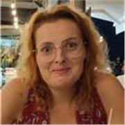 Je propose de l'aide aux enfants en difficultés notamment en mathématiques.