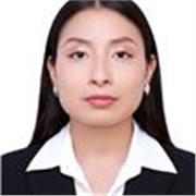 Profesora de ingles que imparte clases a niños y adolescentes