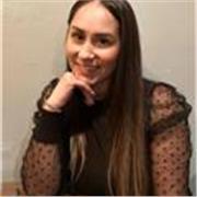 Profesora de inglés, titulada como traductora inglés español, licenciada en lenguas