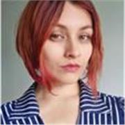 Profesora de Artes Plásticas y visuales. Pintura, escultura, video y performance. Sentido crítico