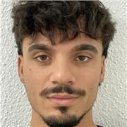 Joven con experiencia educativa primaria de inglés además de medio año vivido en Inglaterra