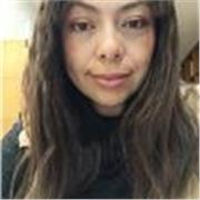 Master en educación y diplomada en Liderazgo, 17 años. 