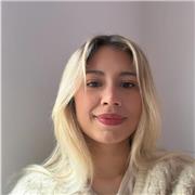 Soy profesora de inglés para niños y adolescentes.
