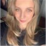 Una profesora muy paciente que se adapta a diferentes edades y necesidades de sus alumnos. Con metodología moderna.