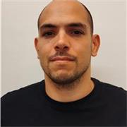 Profesor de programación, con conocimientos de varios lenguajes