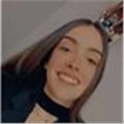 Profesora que ofrece clase de todo tipo de asignaturas como Química, Física, Inglés... Etc