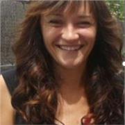 Profesora de Lengua, Literatura española y Comentario de textos con mucha experiencia.