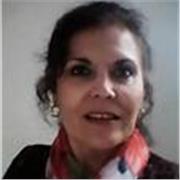 Profesor ofrece clases particulares a estudiantes para ayuda en sus deberes