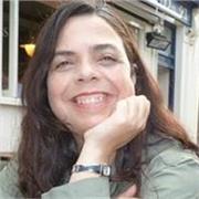Diplomata al Liceo Linguistico esperta della lingua inglese sia scritta che parlata, insegno ad adulti di tutti i livelli