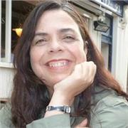 Diplomata al Liceo Linguistico esperta della lingua inglese sia scritta che parlata, insegno ad adulti di tutti i livelli