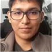 Profesor con buenas habilidades comunicación capaz de impartir calasea todas las edades