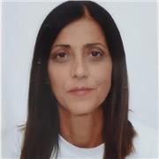 Docente di scuola primaria impartisce lezioni di italiano,matematica,scienze,geografia,storia