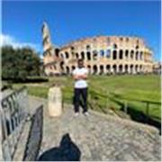 Italian instructor teaches for adults with different programs
