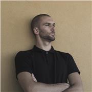 Mi chiamo Danilo Freguglia, sono un giovane architetto con la passione per il rendering e la CG. Offro lezioni di geometria descrittiva per gli studenti universitari, lezioni di storia dell'arte e dell'architettura, lezioni di 3dstudioMax, Corona Render e