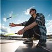 Schlagzeuglehrer für Kinder aller Altersgruppen möchte Dich für die Musik begeistern.
