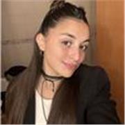 Profesora de matematicas basicas, de manera virtual