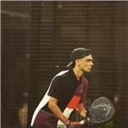 Actualmente soy profesor en un club de Madrid y he jugado campeonatos de españa tanto individual como por equipos, tengo varios años de experiencia