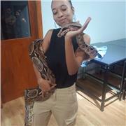 Professora de Ciências e Biologia, com experiência de aulas presenciais e online