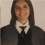 Mi nombre es Julia, tengo 20 años. 
Me apasiona trabajar con niños y niñas pequeñas y ayudarles en su día a día, favoreciendo su desarrollo.