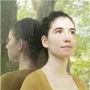 Enseignant de danse contemporaine / Répétitrice de chorégraphies / Assouplissement / Bases techniques pour débutants et avancés