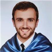 Me defino como una persona amable, empática y responsable. Al ser estudiante de biología podría dar clases a distintos niveles.