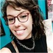 Soy brasileña, especialista en comunicación dentro del idioma inglés con un método propio basado en el inglés de la vida real