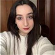 Sono una studentessa all’ultimo anno di Liceo Classico, prossima al diploma. Disponibile all’aiuto compiti e a ripetizioni.