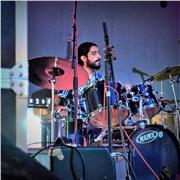 Offro lezioni di strumento, solfeggio ed armonia perché credo che un batterista debba essere completo