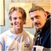 ragazzo di 4 superiore che adora l’italiano e ha piacere nel insegnarlo