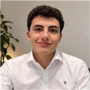 Estudiante de Ingeniería de Telecomunicación da clases de Matemáticas