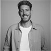 Profesional con más de 7 años de experiencia en el sector digital, habilidades comunicativas y con vocación por la enseñanza.