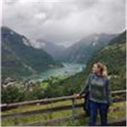 Profesora titulada de Inglés, Francés y Español como lengua extranjera. Amplia experiencia trabajando con niños y adolescentes