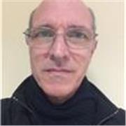 Appassionato di francese e studente per l'ottenimento delle certificazioni della lingua, impartisce lezioni a Catania o via web