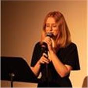 Chanteuse professeur de chant propose des cours pour enfants et adultes
