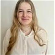 Estudiante de Bioquímica y biología molecular con experiencia como profesora de inglés y otras materias