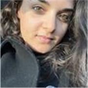 Studentessa universitaria impartisce ripetizioni per ragazzi/e