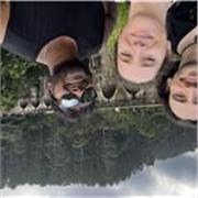 Laureando di biotecnologie, di madrelingua italiana e singalese, impartisce lezioni di italiano per stranieri