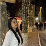 Profesora de ciencias para estudiantes de primaria