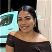 Soy Adriana, tengo 19 años y estoy graduada en un Ciclo Superior de Prótesis Dental además del Bachillerato de Ciencias.