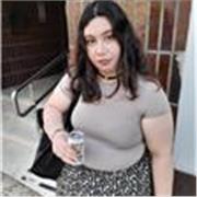 Estudiante de Filología hispánica con buen trato con niños y adolescentes. 