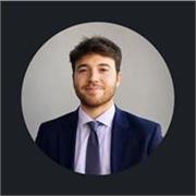 Praticante Avvocato, aspirante magistrato, vincitore del Premio America Giovani come eccellenza accademica, e della borsa di studio per il Master Italia-USA, offre lezioni di diritto