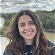 Estudiante trabajadora apasionada de la química, las matemáticas y el inglés, apta para niveles desde la ESO hasta bachillerato.